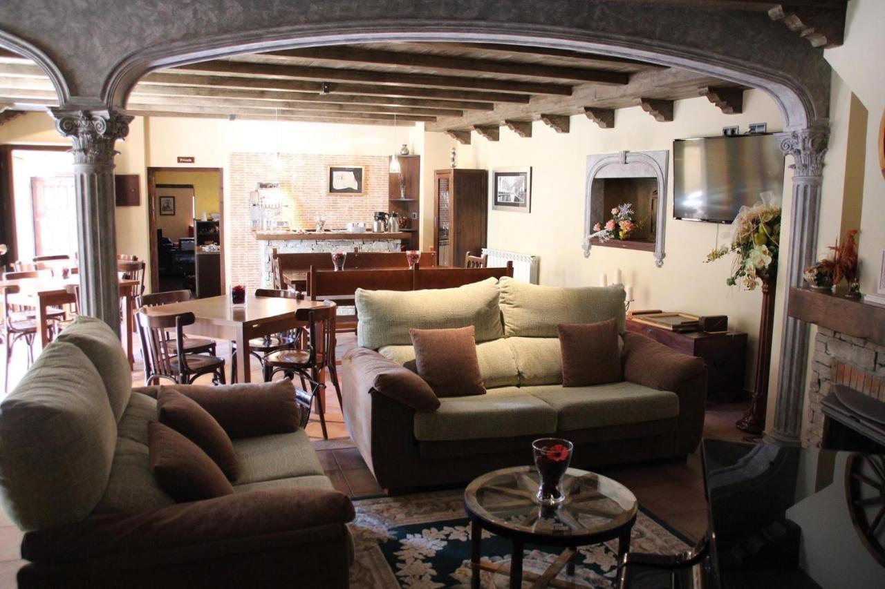 Hotel Rural Monasterio De Ara Mada Santa Colomba de las Arrimadas Bagian luar foto