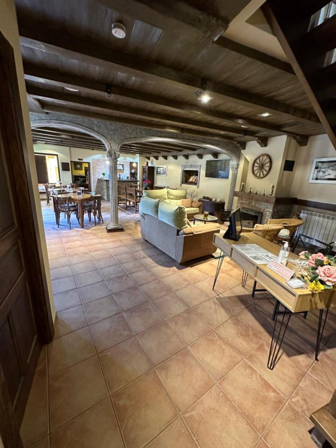 Hotel Rural Monasterio De Ara Mada Santa Colomba de las Arrimadas Bagian luar foto