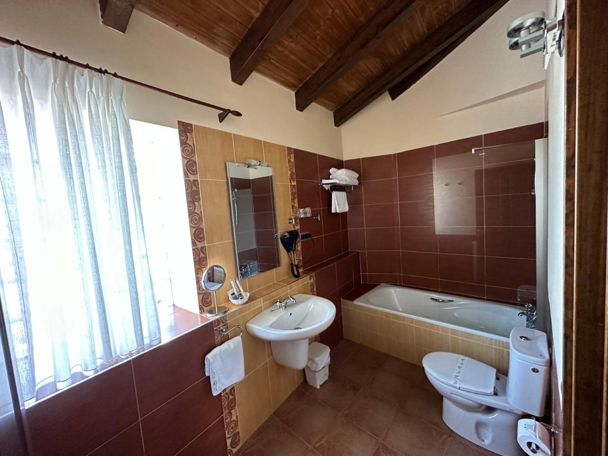 Hotel Rural Monasterio De Ara Mada Santa Colomba de las Arrimadas Bagian luar foto