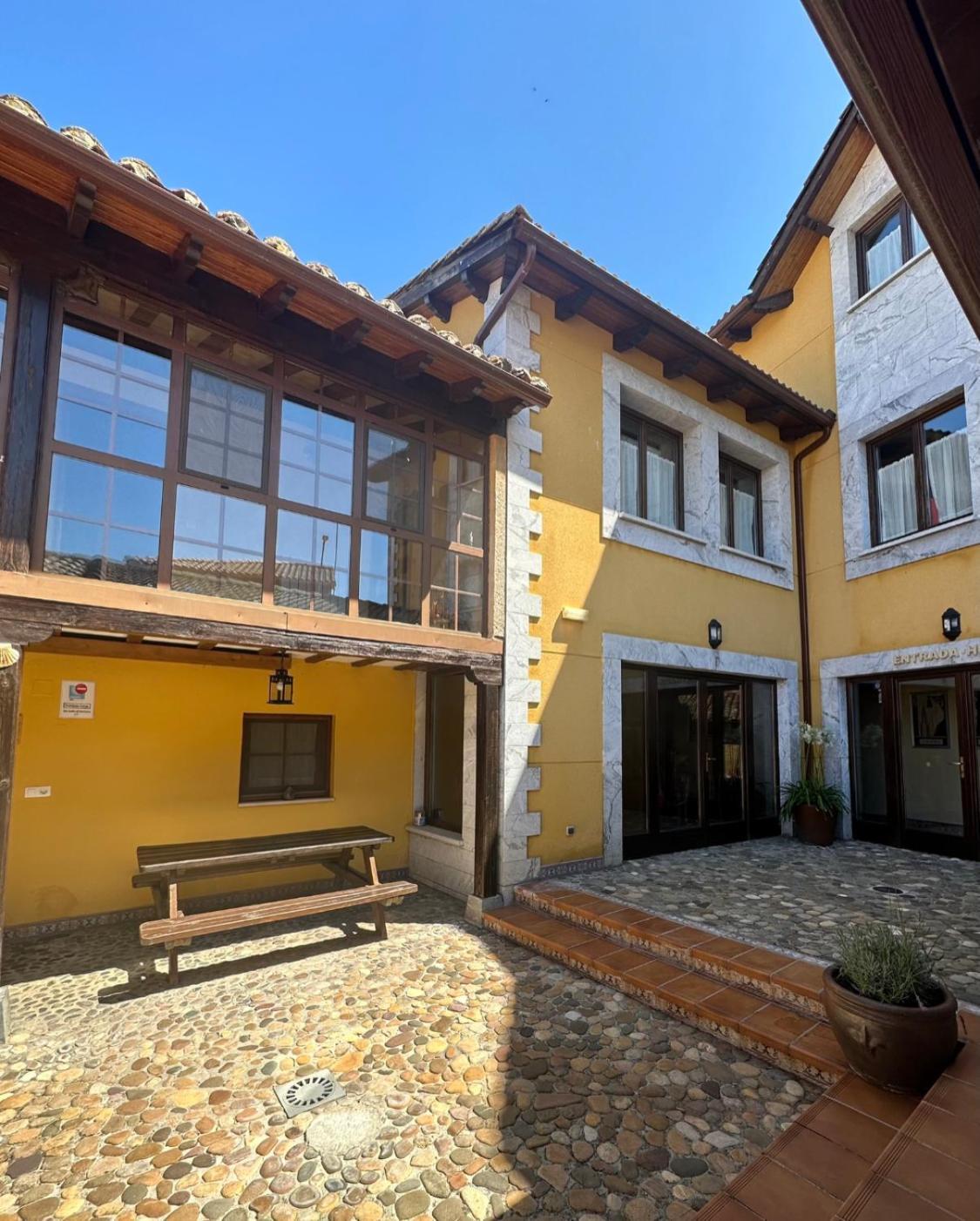 Hotel Rural Monasterio De Ara Mada Santa Colomba de las Arrimadas Bagian luar foto
